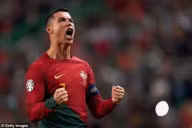 Cristiano Ronaldo đi vào lịch sử World Cup