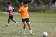 Hồng Lĩnh Hà Tĩnh tài năng 17 tuổi Nguyễn Văn Khánh dự V-League 