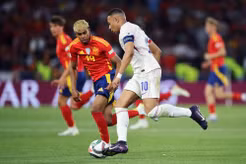 Ngôi sao hàng đầu Real Madrid chọn ai giữa Yamal và Dembélé cho Quả bóng Vàng