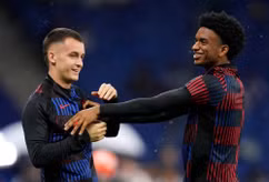 Ngôi sao đào tạo của Barcelona hợp tác với siêu đại diện giữa lúc tương lai bất định