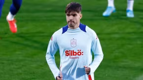 Raul Asencio của Real Madrid đăng thông điệp lên MXH sau những lùm xùm