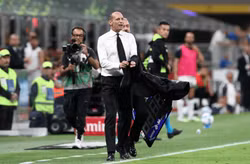 Bốn quy định thiết quân luật và cuộc phục hưng bản sắc của Allegri