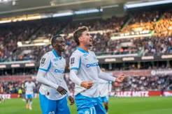 Thắng 4 trận liền, Marseille lên ngôi đầu Ligue 1