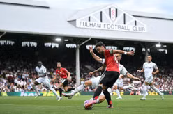 Bruno Fernandes mắc sai lầm kinh hoàng, cản bước bàn thắng đầu tiên của Man Utd mùa giải 2025/26