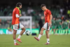 Truyền thông Hungary phản hồi về màn trình diễn của bộ đôi Liverpool trong chiến thắng 2-0
