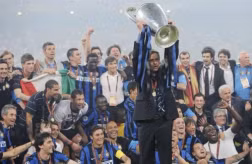 Mourinho - từ nỗi đau bị Barca khước từ đến vinh quang Champions League
