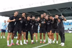 Pep Guardiola lên tiếng về sự vắng mặt sắp tới của Rayan Ait-Nouri và Omar Marmoush tại Manchester City