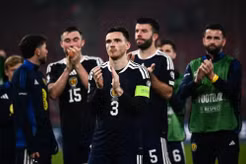 Scotland thua Hy Lạp nhưng Belarus gây sốc với Đan Mạch, giữ kịch tính cho bảng đấu vòng loại World Cup