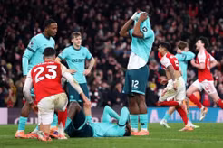 Bàn thua phản lưới nhà ‘kỳ lạ’ của Wolves không che giấu được cơn thịnh nộ của Mikel Arteta trước ‘thói quen tồi tệ’ của Arsenal