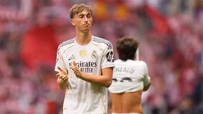 Real Madrid nhận cú đòn nặng từ “sao trẻ” Dean Huijsen