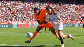 CĐV Barca phẫn nộ: “Trọng tài đang chống lại chúng tôi!”