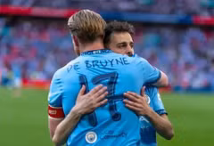 Ngôi sao Manchester City tiết lộ sự ra đi của huyền thoại câu lạc bộ là 'thời điểm khó khăn'