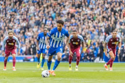 Báo Cáo: Chelsea Đánh Bại Các Đối Thủ Trong Thương Vụ Joao Pedro Nhờ Chuẩn Bị Từ Đầu Năm