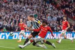 Newcastle đánh bại Spurs 2-0 để tiếp tục bảo vệ chức vô địch Cúp Carabao