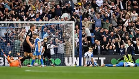 Tottenham giành 1 điểm nghẹt thở