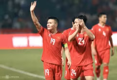 Quang Hải rút khỏi trận đấu Man Utd