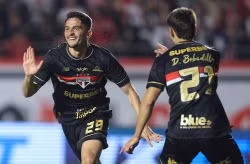 São Paulo đánh bại Atlético, chấm dứt chuỗi trận không thắng và trở lại đúng hướng tại Brasileirão