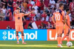 Barcelona thua đậm Sevilla: Tử huyệt phòng ngự, Rashford cô đơn