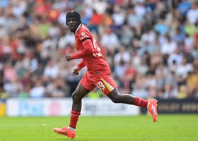Liverpool nhắm lợi thế mới nhờ tốc độ thần tốc của Frimpong