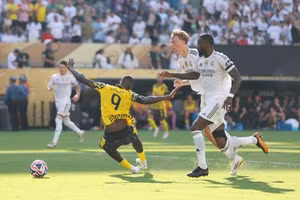 Hậu vệ Real Madrid lên tiếng xin lỗi sau thẻ đỏ đắt giá trước Dortmund