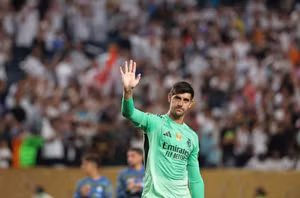 Thibaut Courtois mâu thuẫn với đồng đội Vinicius Junior trên mạng xã hội về cổ động viên sân nhà