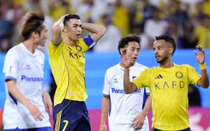 Nỗi buồn trắng tay kéo dài thêm với Ronaldo