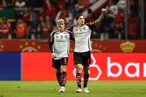 Flamengo hủy diệt Internacional 3-1 ngay tại Beira-Rio: Mengão bùng nổ, vươn lên dẫn đầu Brasileirão!