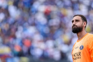 PSG trao cơ hội cho Chevalier, lộ rõ điểm yếu của Donnarumma