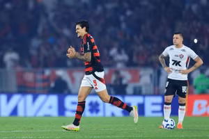 🤯 Flamengo nghiền nát Vitória với chiến thắng đậm nhất Brasileirão 2025