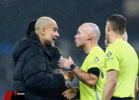 Giọt nước tràn ly từ VAR, Pep Guardiola yêu cầu Man City tự định đoạt cuộc đua vô địch