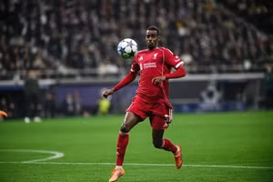 Kenny Dalglish phản ứng trước những khó khăn của Alexander Isak tại Liverpool