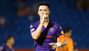Vua phá lưới V.League 2024/25 chỉ với 14 bàn thắng ???
