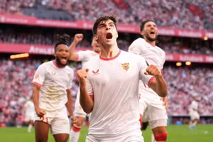 Napoli giữ vững lập trường về giá trị của Juanlu và Musah