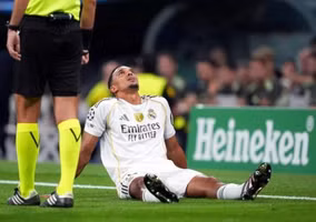 Trent Alexander-Arnold chấn thương nghiêm trọng ngay trong trận ra mắt Champions League cho Real Madrid