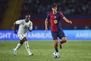 Thần đồng Barca: Cuộc họp kín giữa giám đốc và người thân cầu thủ