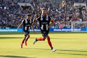 👑 Sergio Ramos đóng dấu Cúp C1 thế giới bằng bàn thắng đánh đầu kinh điển