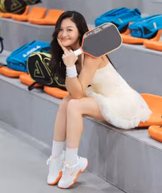Diễn viên Thùy Anh bắt trend muộn 'môn thể thao thị phi'