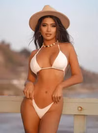 Chiêm ngưỡng vẻ đẹp của Nikki Trinidad từ Quần đảo Bắc Mariana