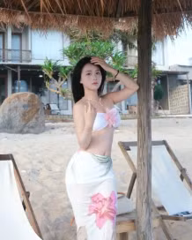 Bạn gái Nhâm Mạnh Dũng khoe vòng 3 " Cực Nóng "