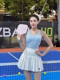 Hoa hậu Đỗ Thị Hà gây chú ý với phong cách thời trang nổi bật trong làng pickleball