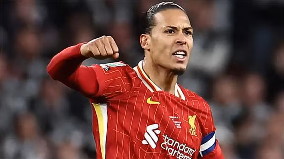 Cựu danh thủ Milan khẳng định: “Đây là trung vệ số 1 thế giới”