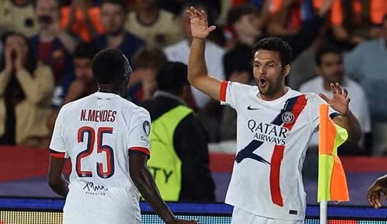 PSG ngược dòng đánh bại Barca 2-1