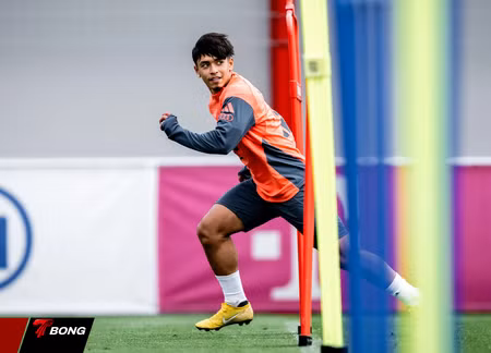 Maycon Cardozo: Từ lò đào tạo Thái Lan đến màn ra mắt lịch sử tại Bayern Munich