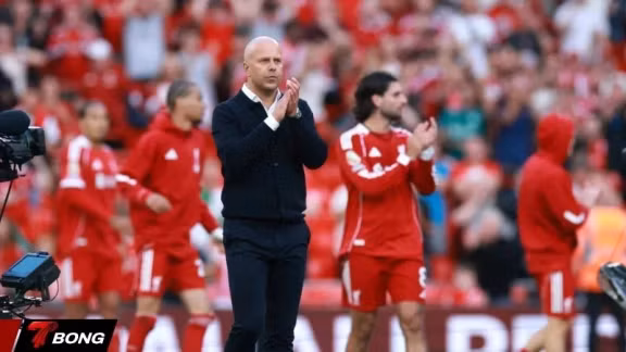 Liverpool Sa Thải HLV Arne Slot Sau Mùa Giải Thất Vọng