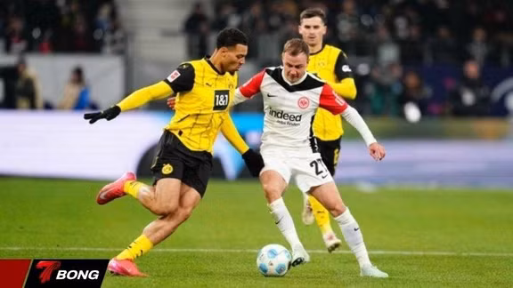 Dortmund hạ gục Frankfurt sau những màn rượt đuổi tỷ số kinh điển