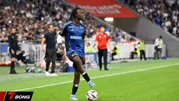 Chelsea săn Ismaël Doukouré từ Strasbourg giải cứu hàng thủ mùa hè 2026