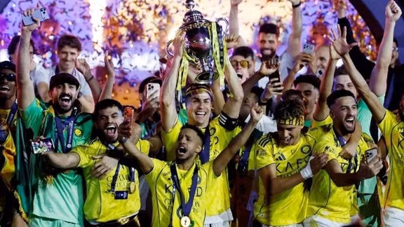 Ronaldo bật khóc sau cú đúp giúp Al Nassr vô địch Saudi League