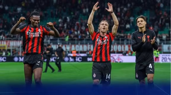 Allegri đánh thức gã khổng lồ ngủ quên AC Milan