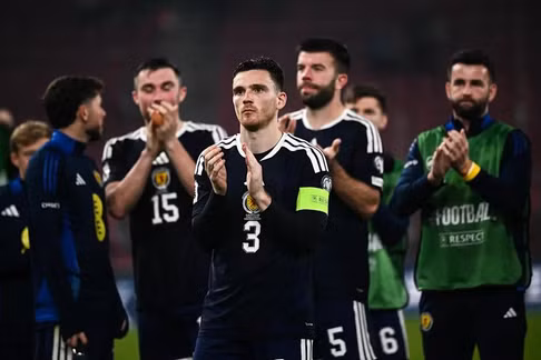 Scotland thua Hy Lạp nhưng Belarus gây sốc với Đan Mạch, giữ kịch tính cho bảng đấu vòng loại World Cup