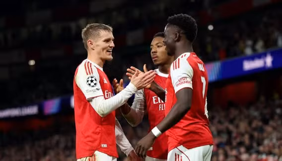Arsenal hạ gục Olympiacos trên sân nhà, Martinelli và Saka tỏa sáng